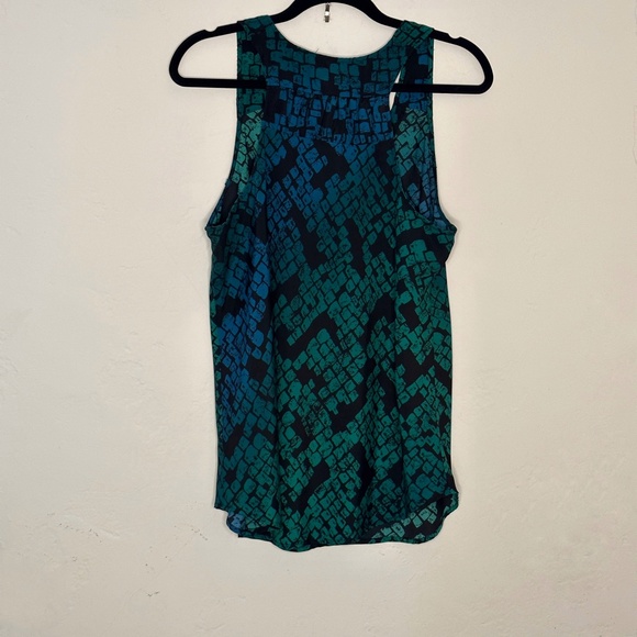 Massimo Geometric Patterned Tank Top - Picture 4 of 10